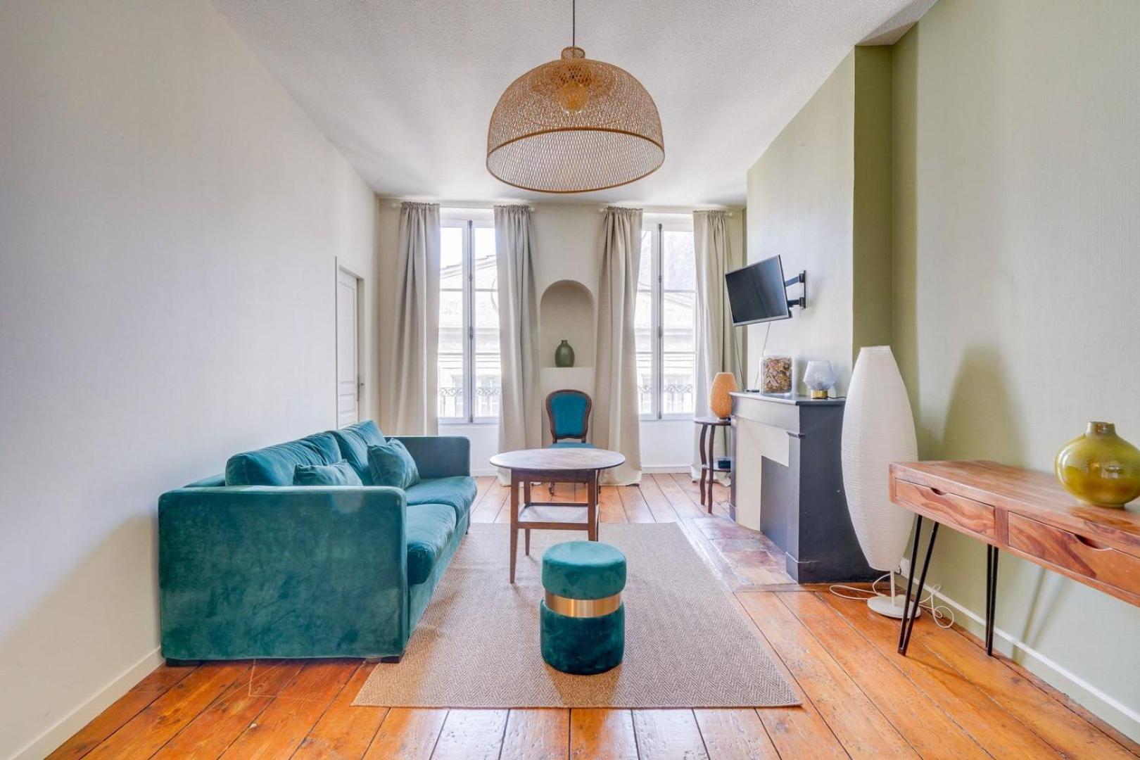 Charming Apartment In The Heart Of Bordeaux Exterior photo